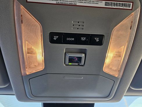 Used 2021 Toyota RAV4 LE image 16