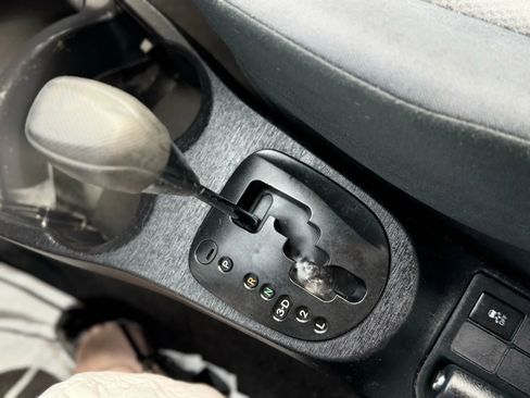 Used 2013 Toyota Yaris LE image 35