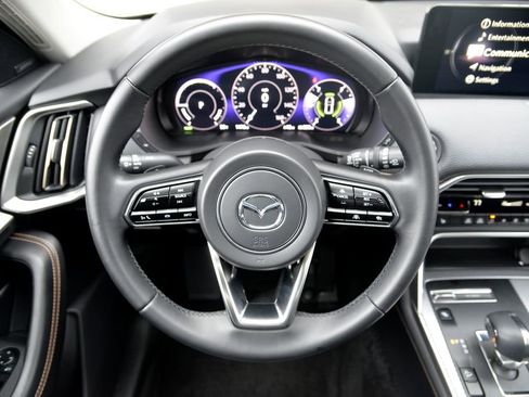 Certified 2025 MAZDA CX-70 Plug-In Hybrid w/ Premium Pkg image 18