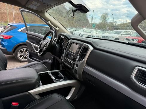 Used 2019 Nissan Titan PRO-4X image 16