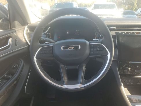 Used 2023 Jeep Grand Cherokee 4WD 4xe w/ Luxury Tech Group II image 11