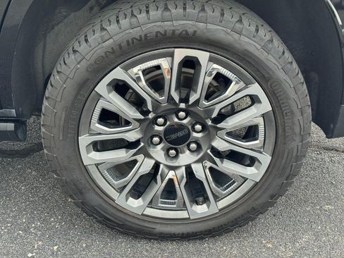 Certified 2023 GMC Yukon Denali Ultimate AWD/4WD image 7