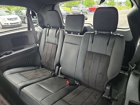 Used 2020 Dodge Grand Caravan SXT w/ Driver Convenience Group FWD image 33