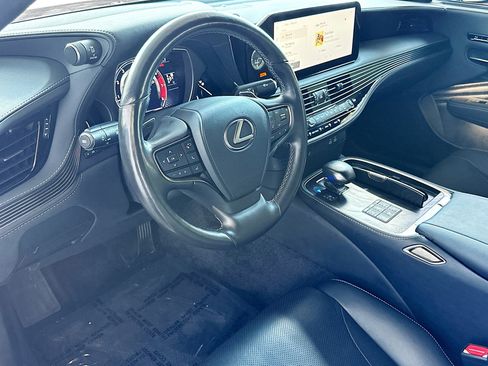 Used 2023 Lexus LS 500 RWD image 8
