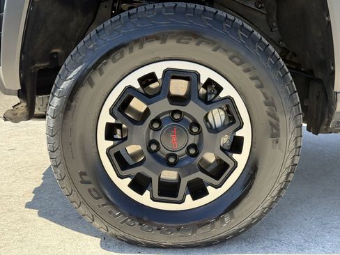 Used 2024 Toyota Tacoma TRD Off-Road image 12