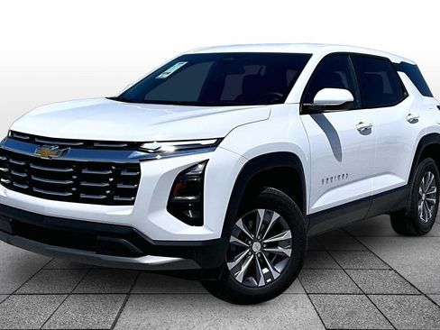 Used 2026 Chevrolet Equinox LT FWD image 1