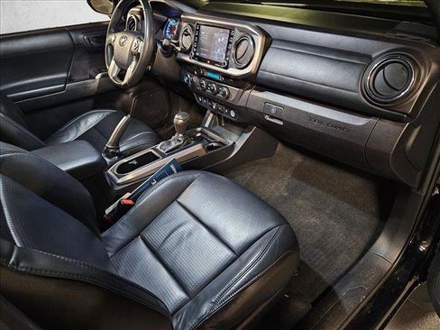 Used 2020 Toyota Tacoma Limited image 20