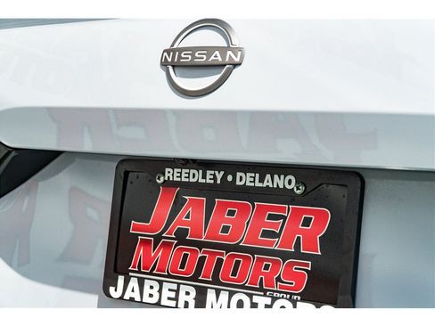 Used 2023 Nissan Altima 2.5 SR AWD/4WD image 3
