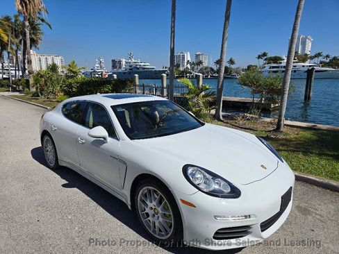 Used 2015 Porsche Panamera S image 21