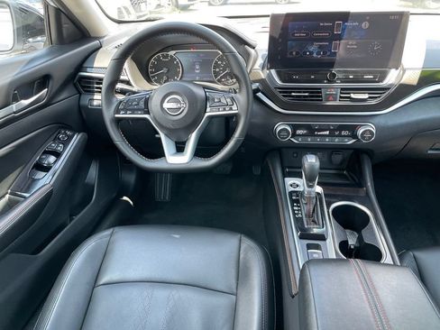Certified 2024 Nissan Altima 2.5 SR w/ SR Premium Package AWD/4WD image 11