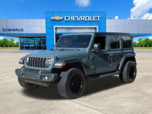 Used 2025 Jeep Wrangler Unlimited Sport AWD/4WD image 2