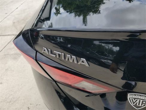 Used 2024 Nissan Altima 2.5 SV image 7