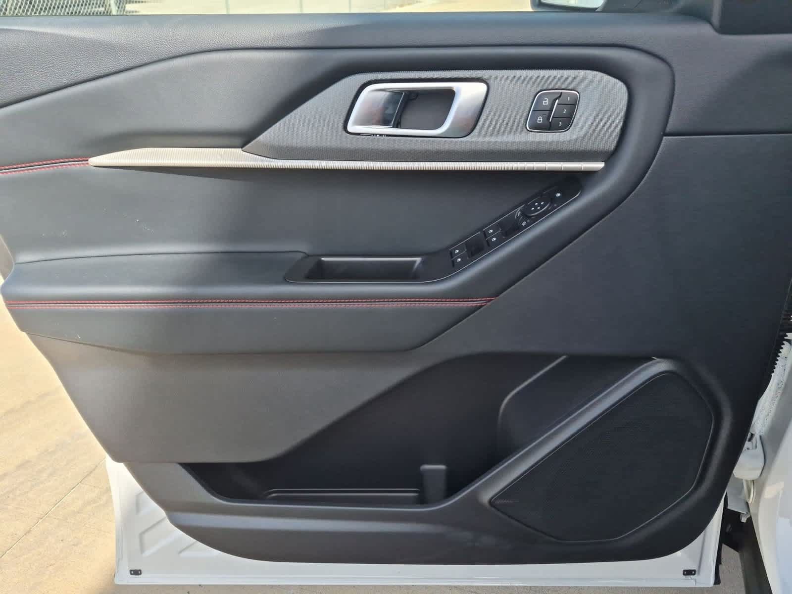 New 2027 Ford Explorer ST-Line w/ Premium Package RWD image 22