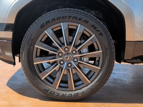 Certified 2026 Lexus GX 550 GX 550 Luxury+ w/ Accessory Package (2T) image 7