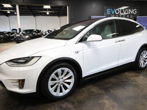 Used 2016 Tesla Model X Performance AWD/4WD image 5
