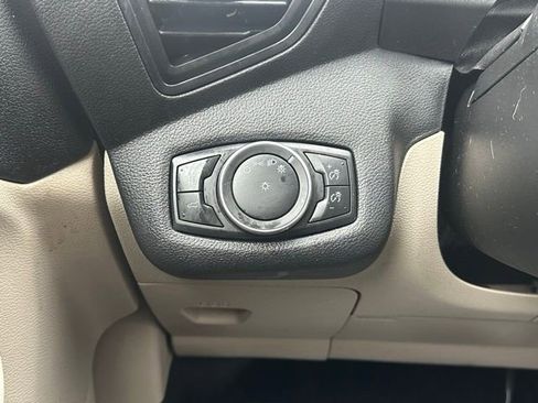 Used 2018 Ford Escape SE image 18