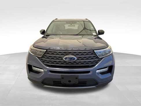 Used 2021 Ford Explorer XLT w/ Equipment Group 202A AWD/4WD image 4