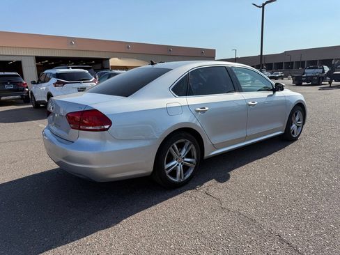 Used 2014 Volkswagen Passat 2.5 SE FWD image 5