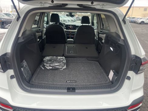 Used 2025 Volkswagen Taos SEL w/ Black Wheel Plus Package image 10