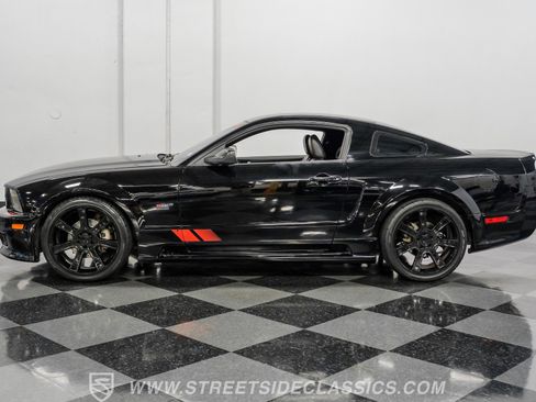 Used 2008 Ford Mustang GT RWD image 2