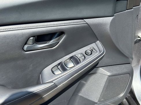 Used 2024 Nissan Sentra S FWD image 17
