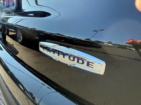 Used 2025 Jeep Compass Latitude w/ Sun & Sound Group AWD/4WD image 6