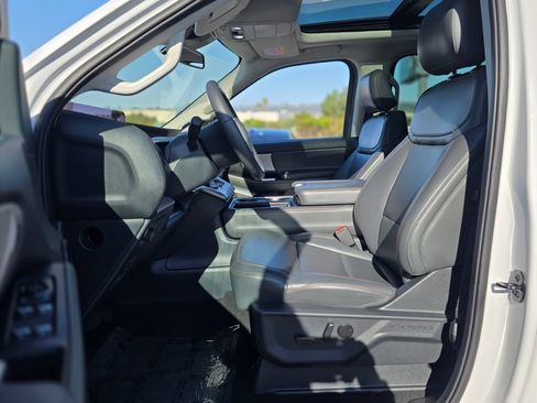 Used 2025 Ford Expedition Max Active AWD/4WD image 18