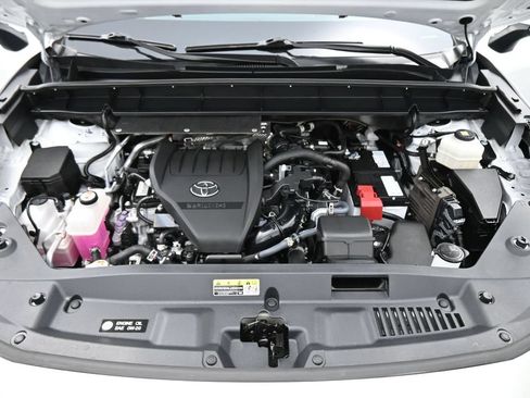 Used 2024 Toyota Highlander Platinum AWD/4WD image 22