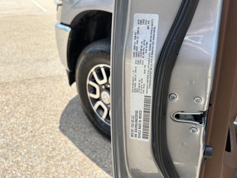 Used 2022 RAM 2500 Limited AWD/4WD image 31