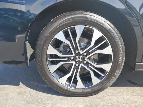 Used 2025 Honda Odyssey Elite image 5