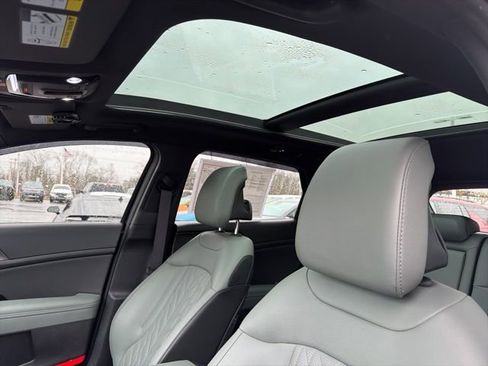 Used 2025 Kia Sportage X-Line w/ Premium Package image 13