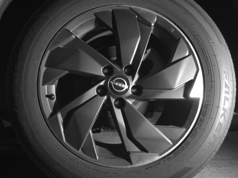 Used 2025 Nissan Rogue SV image 14