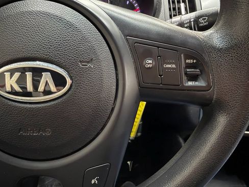 Used 2013 Kia Forte EX FWD image 23