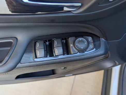 Used 2024 Chevrolet Equinox Premier FWD image 20