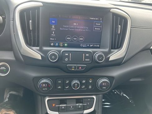 Used 2024 GMC Terrain SLT w/ Elevation Edition image 27