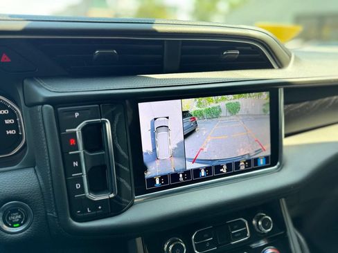 Used 2021 GMC Yukon XL Denali AWD/4WD image 16