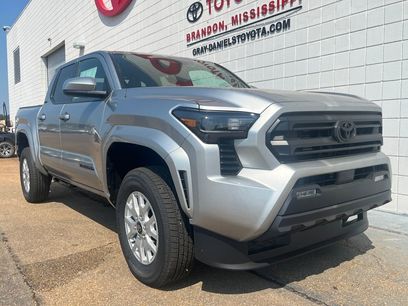 New 2025 Toyota Tacoma SR5