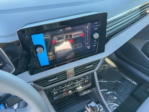 New 2026 Volkswagen Jetta SE w/ Black Wheel Package FWD image 18