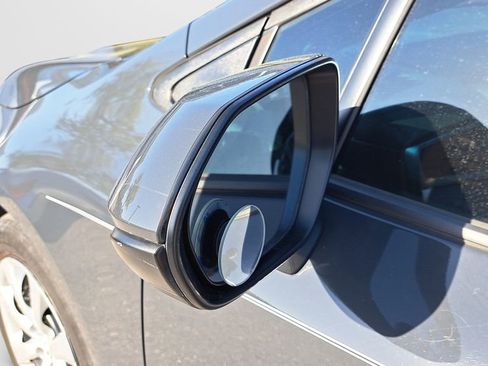 Used 2023 Toyota Corolla LE image 4