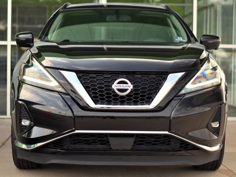 Used 2019 Nissan Murano SV w/ Premium Package image 2