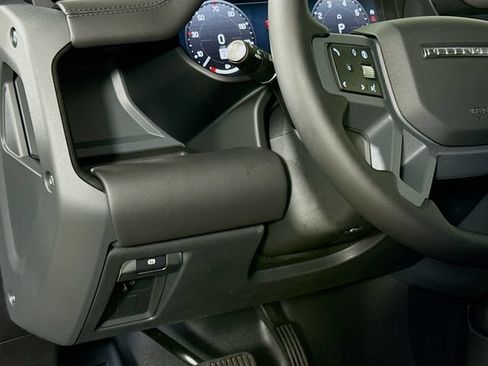 New 2026 Land Rover Defender 90 X-Dynamic SE AWD/4WD image 10