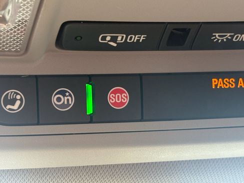 Used 2018 GMC Acadia SLE FWD image 23