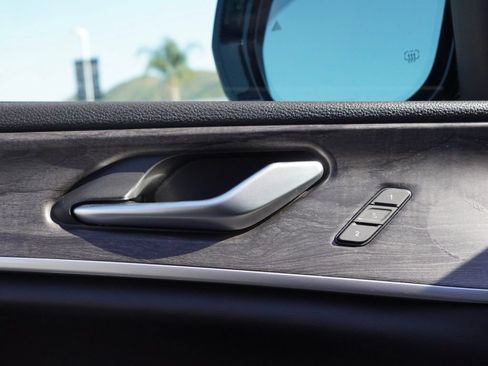 Used 2024 Jeep Grand Cherokee L Limited w/ Luxury Tech Group II image 11