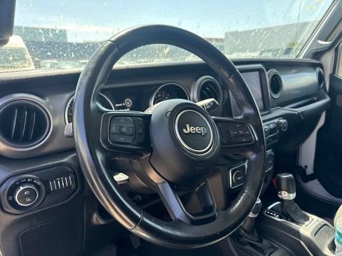 Used 2022 Jeep Gladiator Sport AWD/4WD image 10