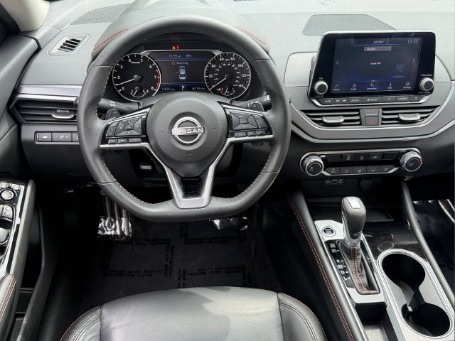 Used 2023 Nissan Altima 2.5 SR FWD image 12