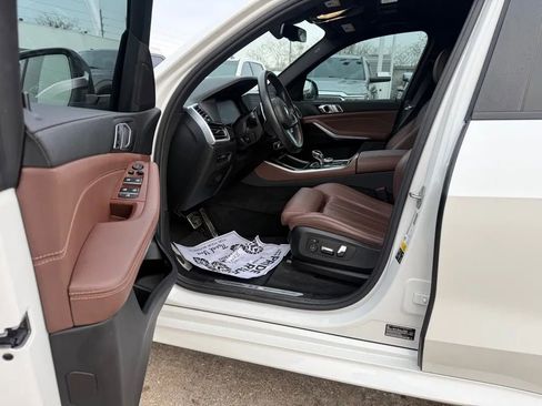 Used 2021 BMW X5 xDrive40i w/ M Sport Package AWD/4WD image 6