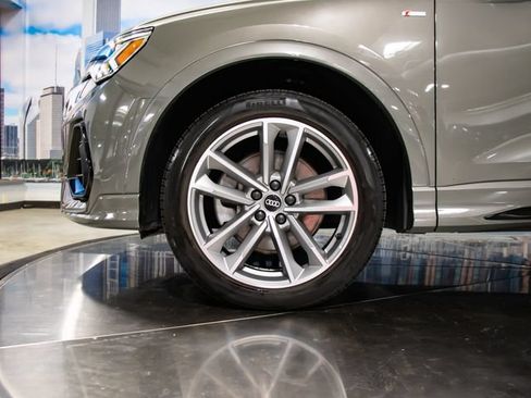 Used 2022 Audi Q3 2.0T Premium Plus w/ Premium Plus Package AWD/4WD image 7
