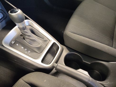 Used 2023 Hyundai Venue SE FWD image 26