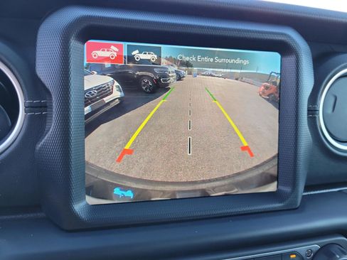 Used 2023 Jeep Wrangler Unlimited Sahara w/ Cold Weather Group image 27