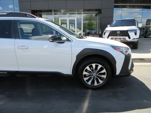 Used 2023 Subaru Outback Limited XT AWD/4WD image 13
